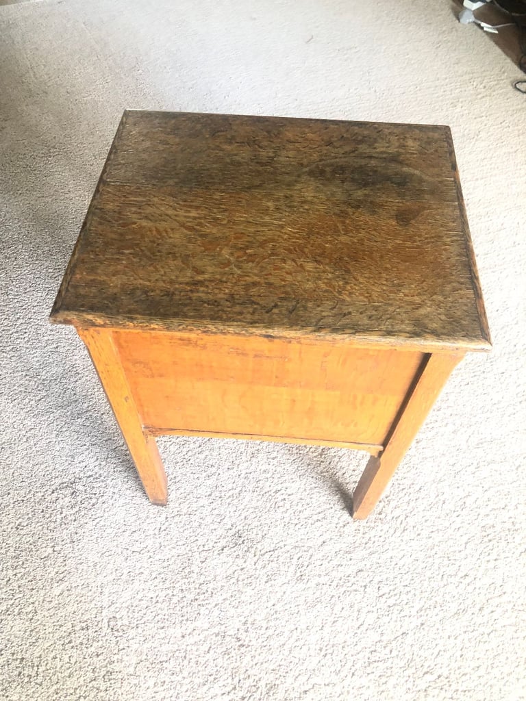 Sewing box vintage style / side table