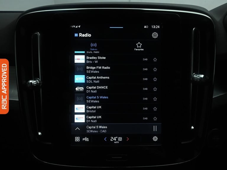 2022 Volvo XC40 2.0 B3 MHEV Core SUV 5dr Petrol Hybrid DCT Auto Euro 6 (s/s) (163 ps) SUV PETROL ...