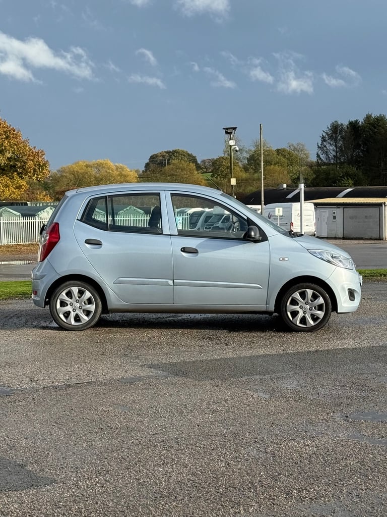 Hyundai i10 2011 only 8,700 miles from New !