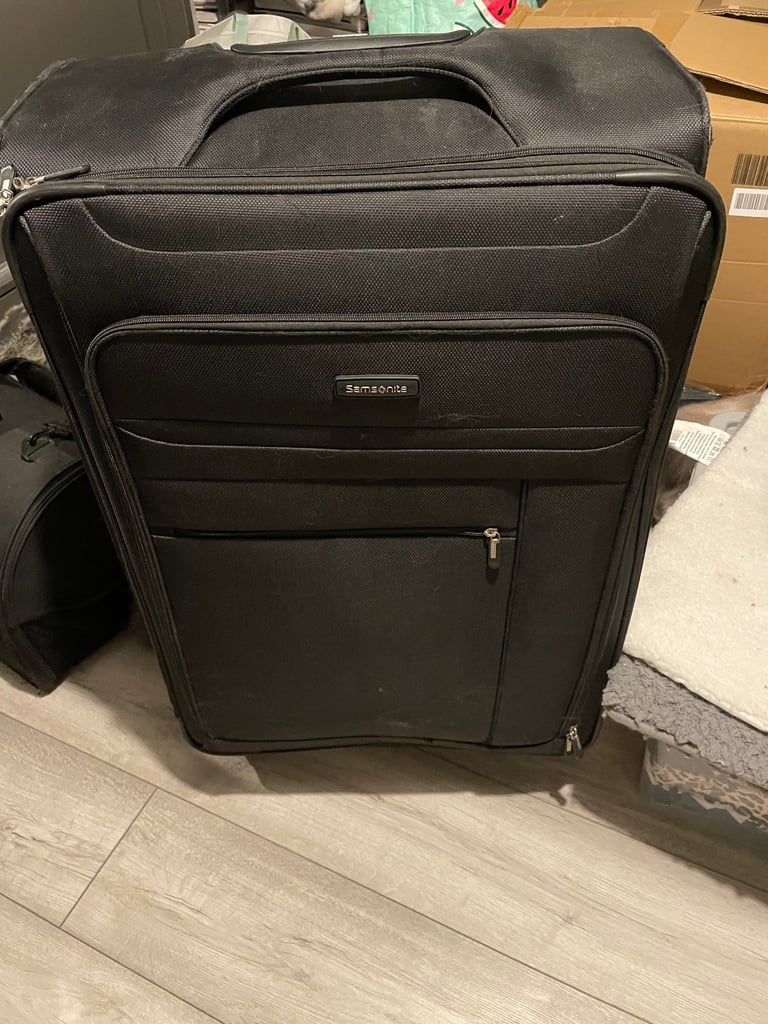 image for black Samsonite soft-shell luggage suitcase. 