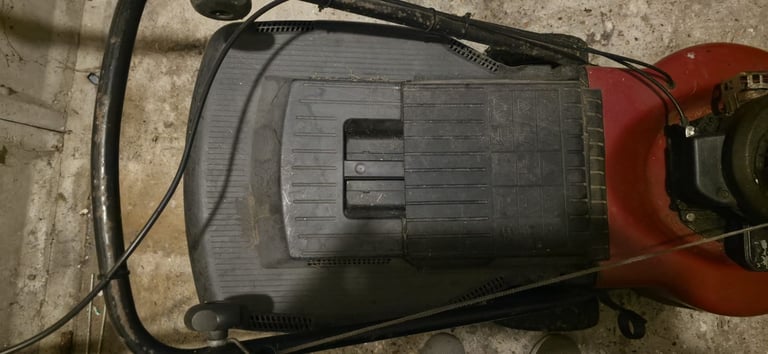Briggs and Stratton Lawnmower 