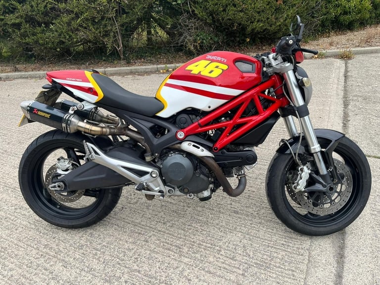 2008 08 DUCATI MONSTER 696 PLUS M696  RED NAKED M 696 RETRO CAFE STYLE