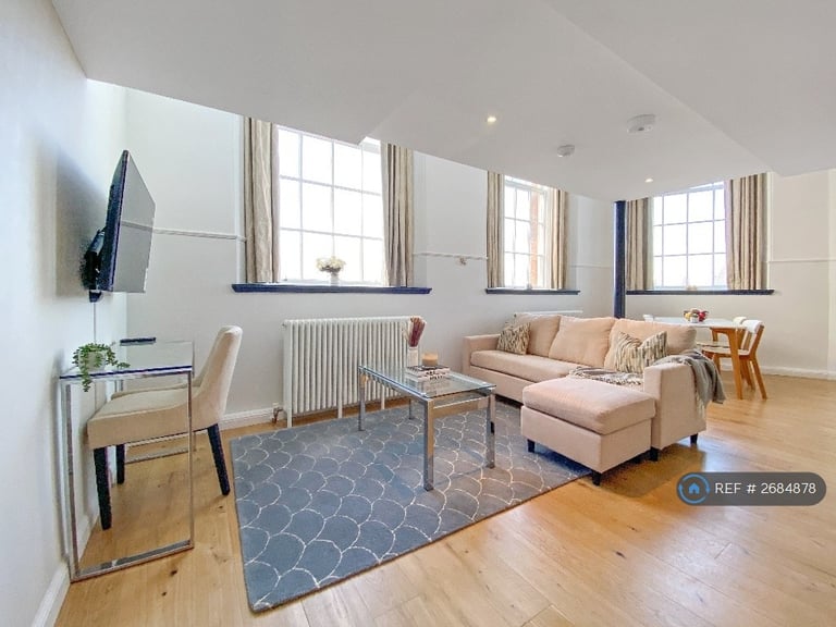 1 bedroom flat in Mcdonald Road, Edinburgh, EH7 (1 bed) (#2684878)