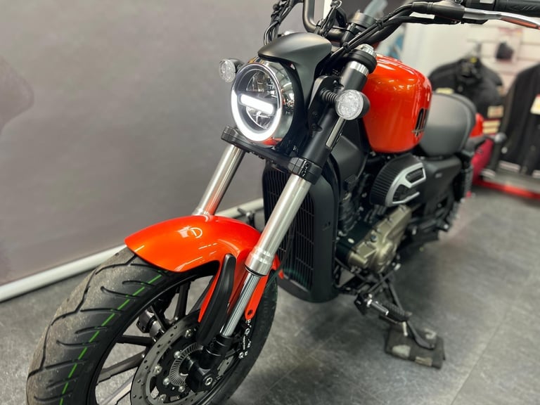 QJ MOTOR SRV 125cc V TWIN 2026 BRAND NEW MODEL 2 COLOURS HOW COOL IS THIS £3199 