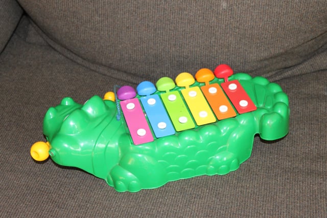 Fisher price best sale alligator xylophone