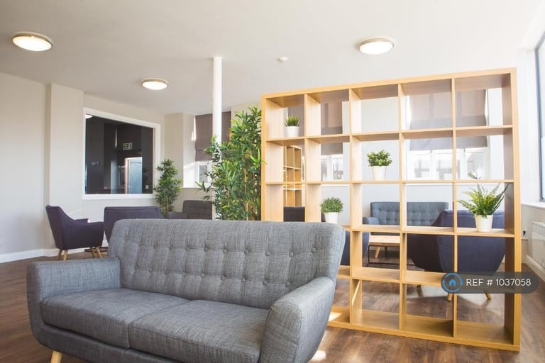 3 bedroom flat in Fox Street Village, Liverpool, L3 (3 bed) (#1037058)