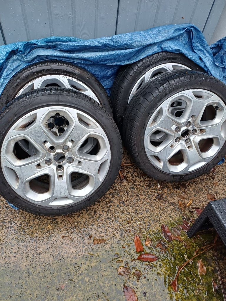 Ford 5-stud alloys (235/40 R18)