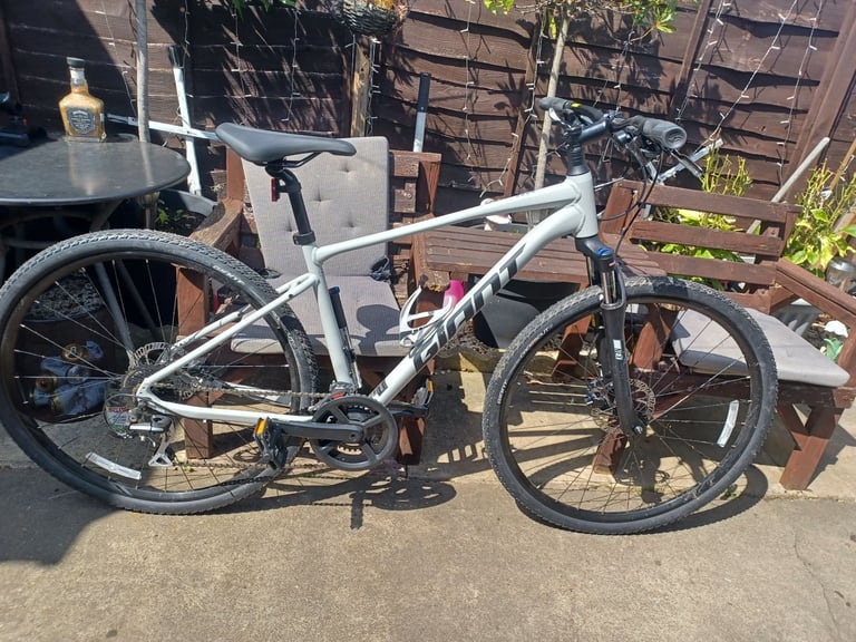 Giant Roam 3 Disc 2023 Hybrid Sports Bike M FRAME