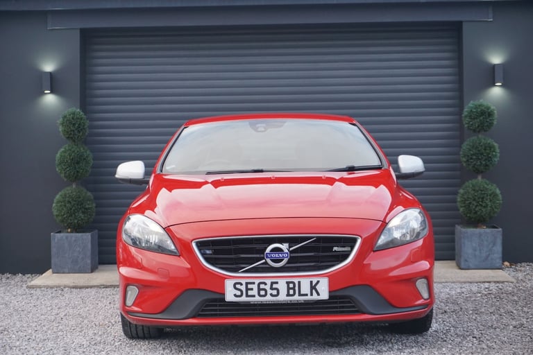 2015 Volvo V40 D2 [120] R DESIGN *IMMACULATE CONDITION £20 ROAD TAX* HATCHBACK Diesel Manual