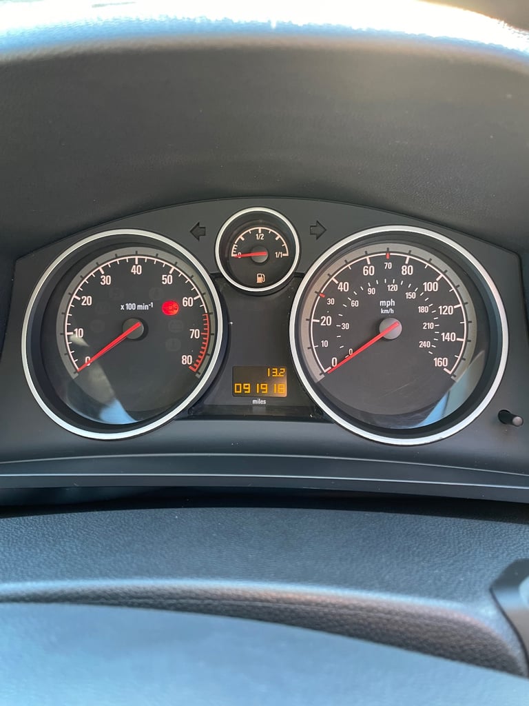 2014 7 seat Zafira 12m mot excellent condition 