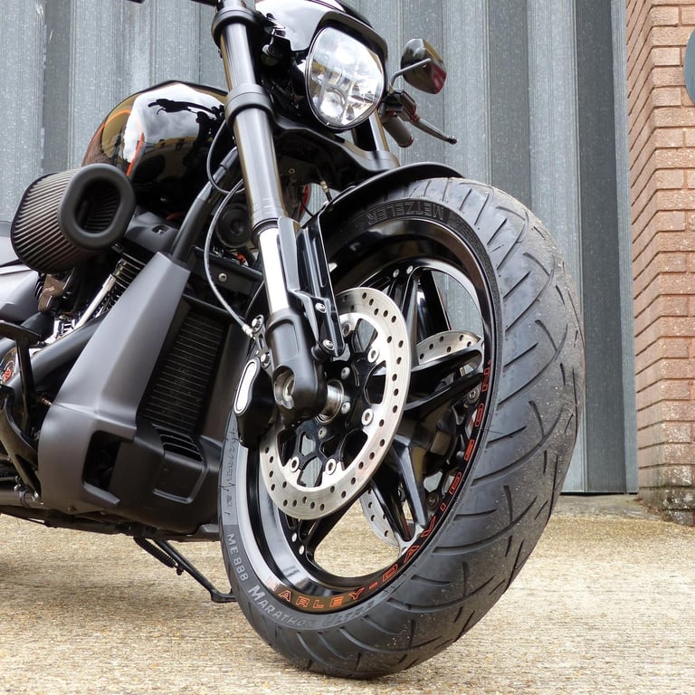 HARLEY DAVIDSON FXDRS SOFTAIL 114 1868. A MUSCLE CRUISER IN PERFECT CONDITION.
