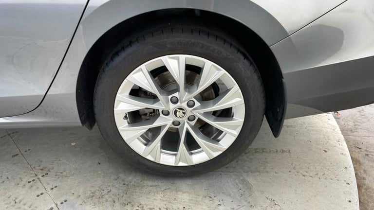 2024 Skoda Superb 1.5 TSI e-TEC (150ps) SE L DSG Automatic Hatchback Petrol Automatic