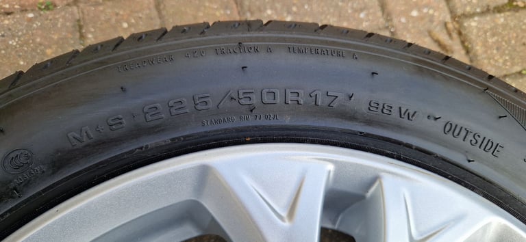 NEVER USED 17” FORD GALAXY TITANIUM X ALLOY WHEEL AND TYRE – 225/50R17 98W