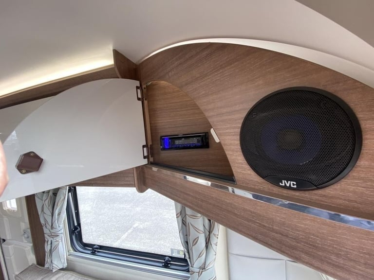 2018 BAILEY UNICORN VALENCIA 4 BERTH TOURING CARAVAN