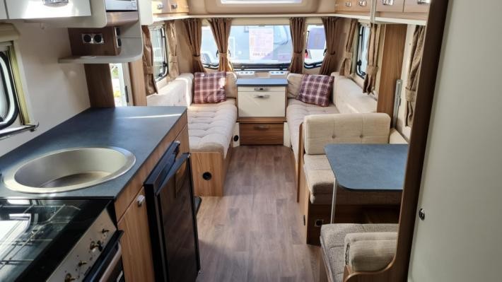 2022 Sprite Quattro FB Used Caravan