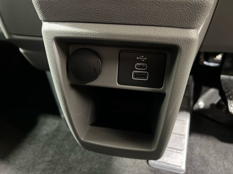 2025 Ford Transit Custom 320 SWB 2.0 Tdci Limited 136PS D/Cab Crew Bus Diesel Manual