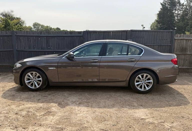 2010 BMW 5 Series 523i SE 4dr Step Auto + 49K + HPI CLEAR + PETROL SALOON Petrol Automatic