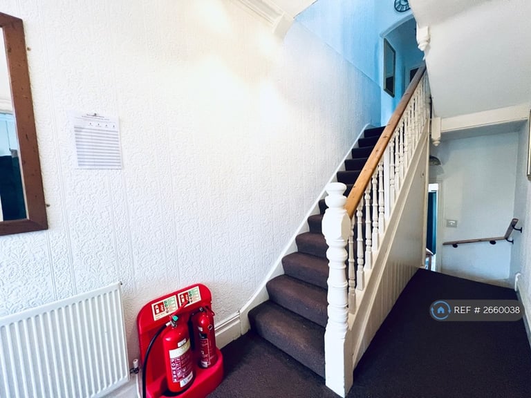 5 bedroom house in Leicester Street, Leamington Spa, CV32 (5 bed) (#2660038)