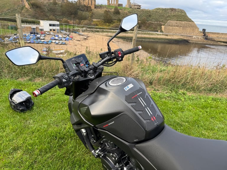 Honda CB750 Hornet (2025 model, 755cc)