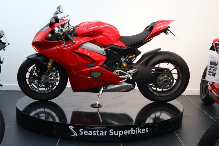 DUCATI PANIGALE V4S - 2018 - 6000 MILES