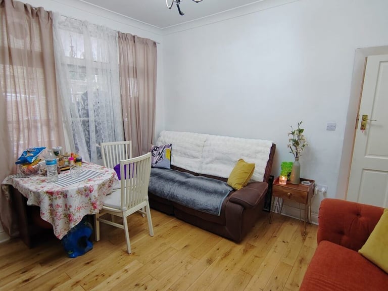 4 BEDROOM HOUSE FLEETWOOD ROAD DOLLIS HILL NW10