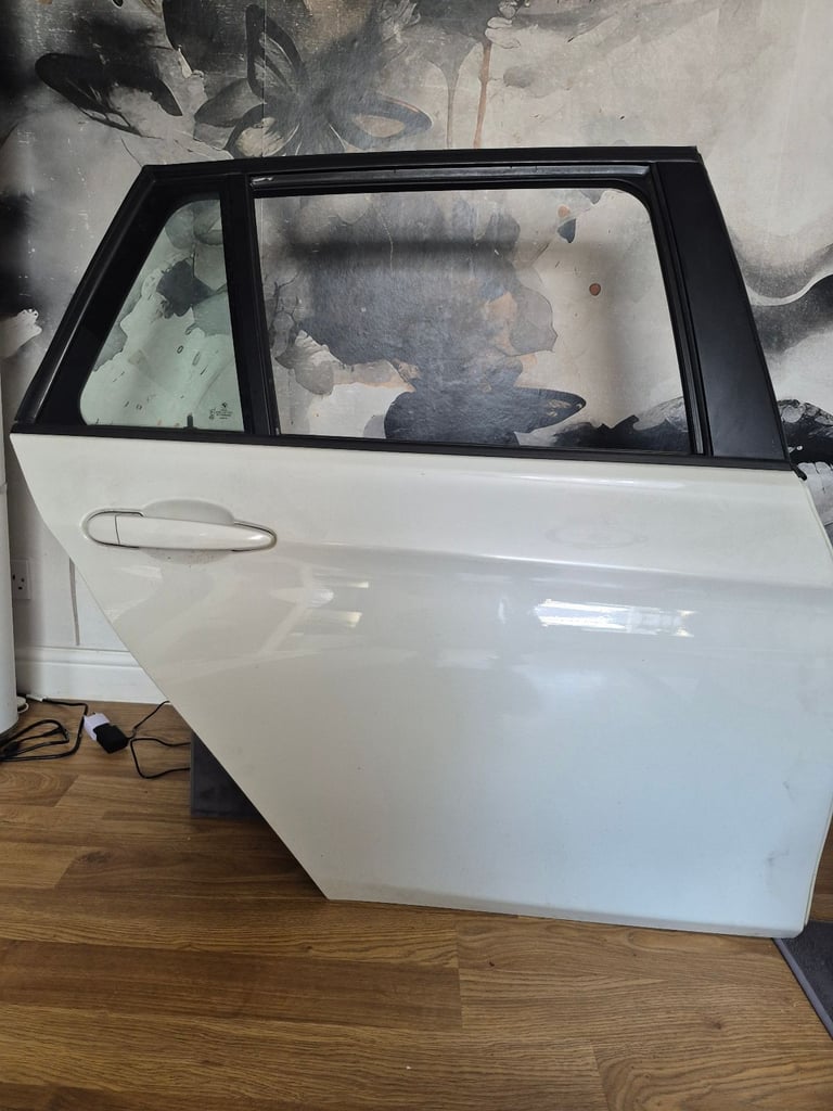 Driver side rear door for Nmw f31 estate 