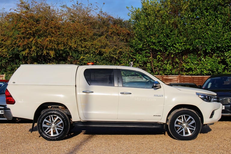 2018 Toyota Hilux 2.4 D-4D Invincible 4WD Euro 6 (s/s) 4dr (TSS, 3.5t) PICK UP Diesel Manual