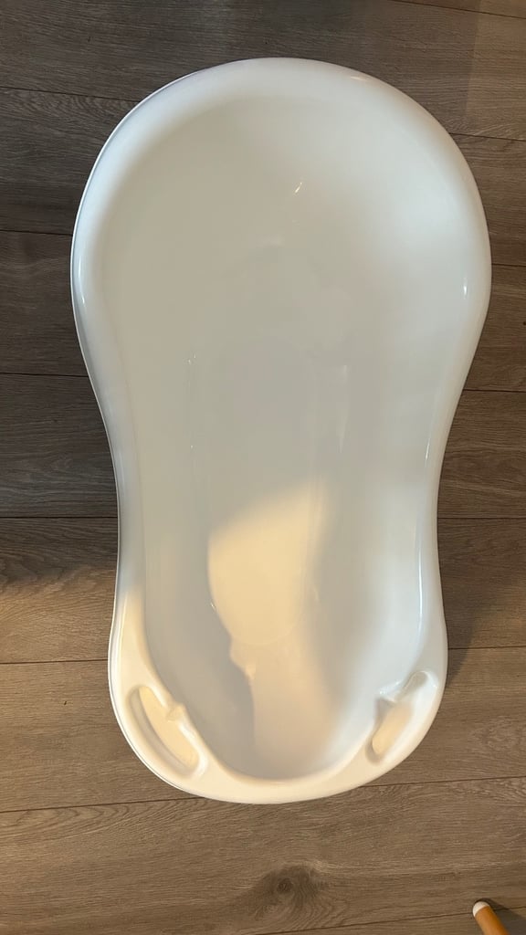 Baby bath tub new 