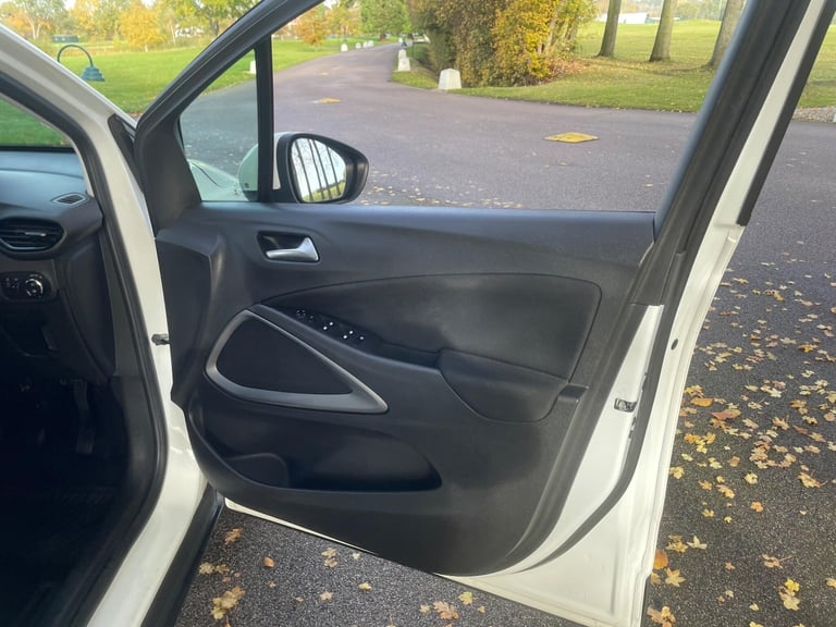 2018 Vauxhall Crossland X 1.2 SE Euro 6 5dr HATCHBACK Petrol Manual