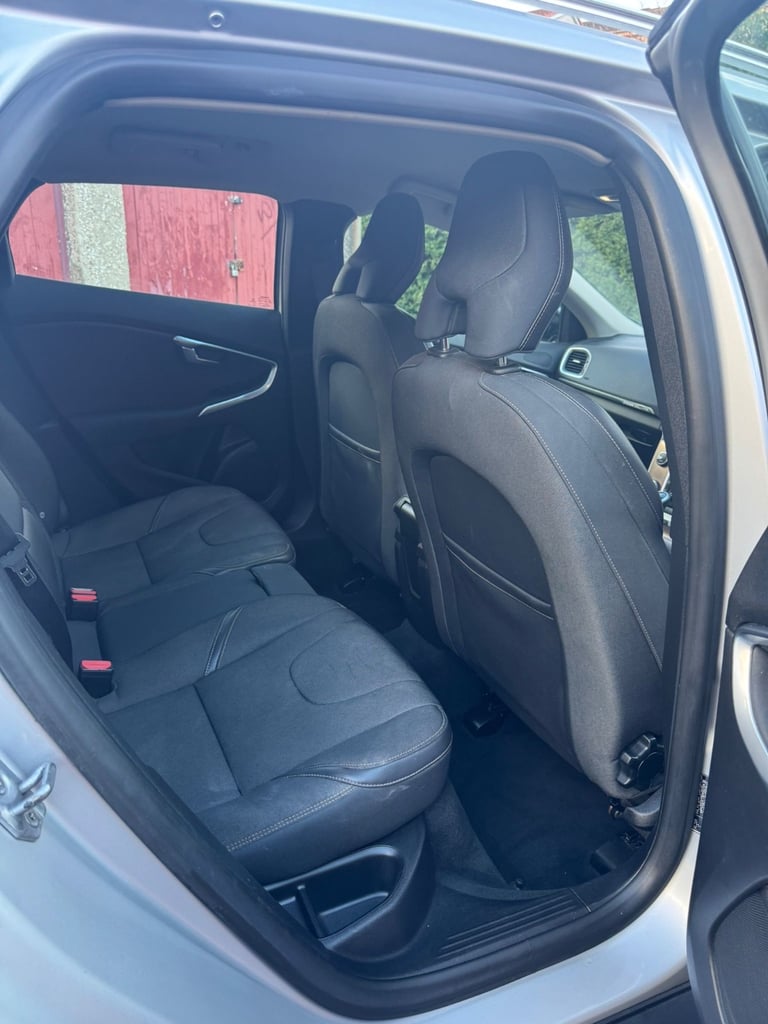 Volvo, V40, Hatchback, 2015, Semi-Auto, 1969 (cc), 5 doors