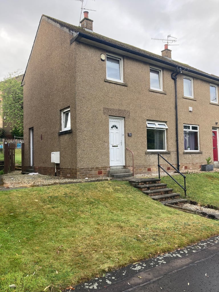 UNFURNISHED 2 Bed House