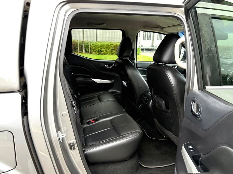 2017 Nissan Navara Double Cab Pick Up Tekna 2.3dCi 190 4WD PICK UP Diesel Manual