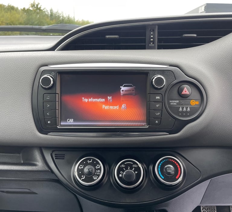 2015 Toyota Yaris 1.33 VVT-i Icon 5dr HATCHBACK Petrol Manual