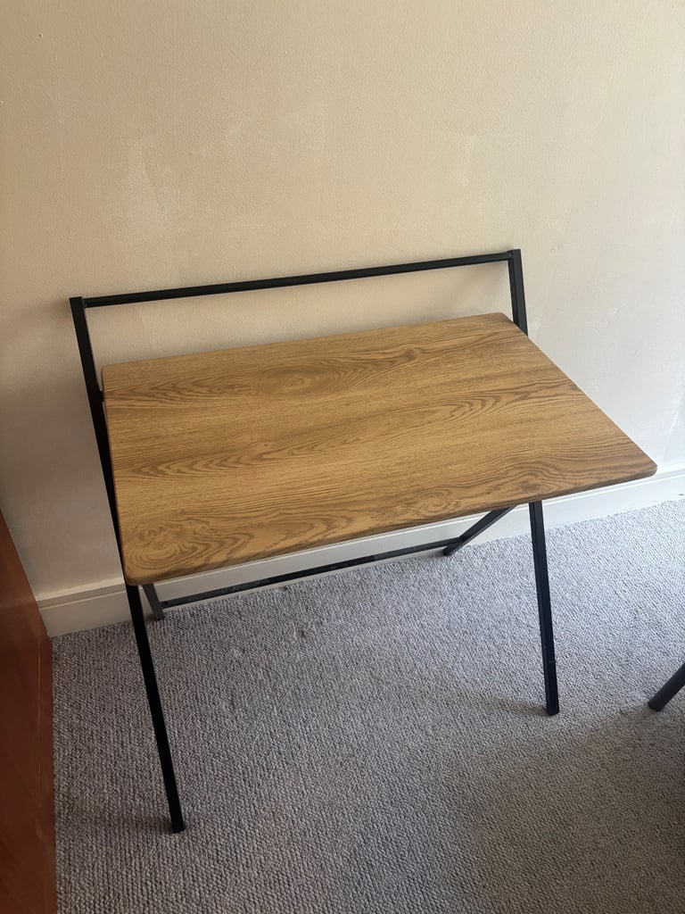 Folding desk