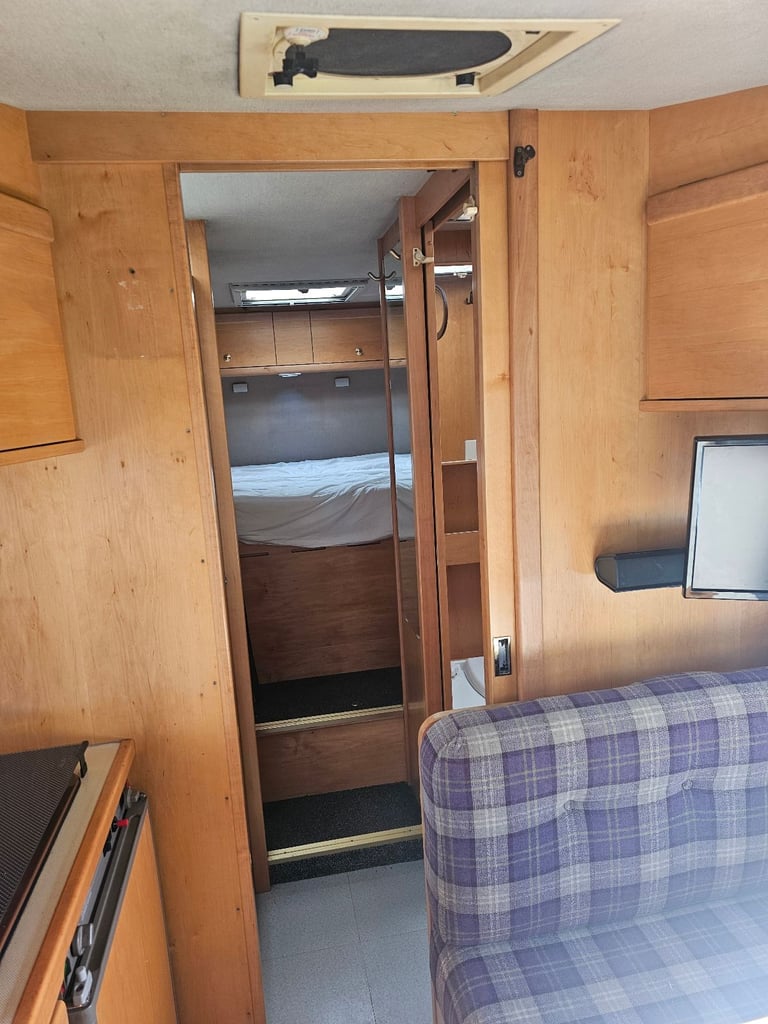 Mercedes-Benz, 1994, 2874 (cc)