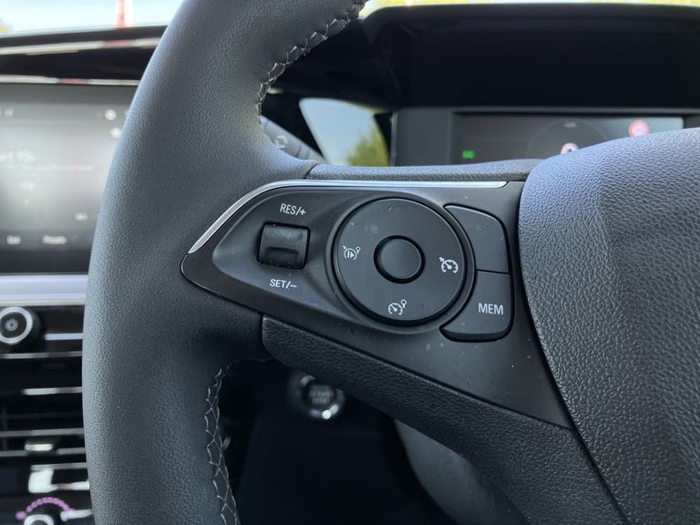 2024 Vauxhall Mokka 100kW Design 50kWh 5dr Auto SUV Electric Automatic