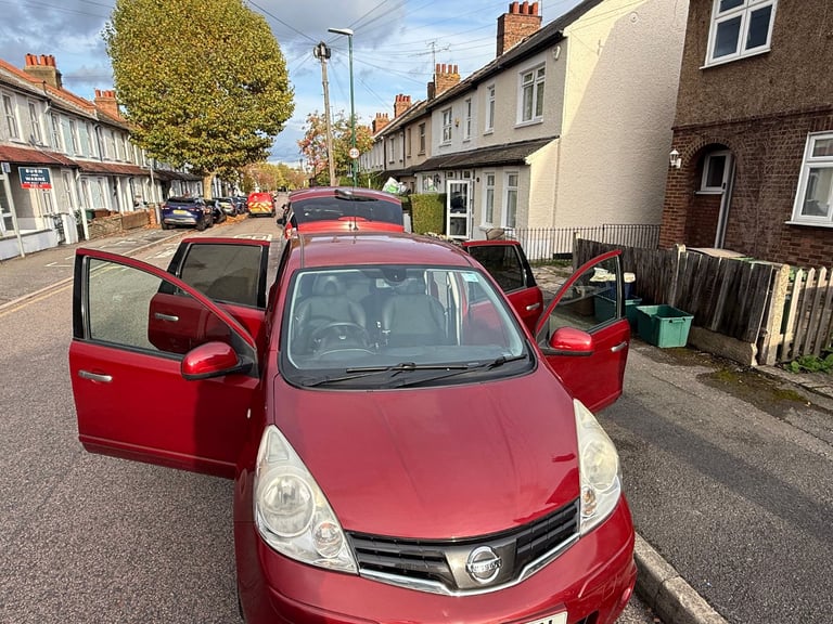 Nissan Note 2011 Automatic - Tekna Premium Package