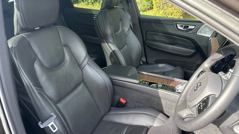 2022 Volvo XC60 2.0 B5P Ultimate Dark 5dr AWD Geartronic Petrol Estate Estate Petrol Automatic