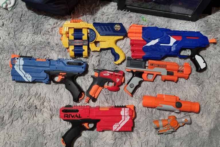 Bundle of nerf guns
