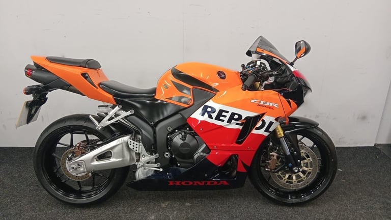 HONDA CBR600RR ** MOT MAY 2026 - REPSOL COLOURS - AKRAPOVIC EXHAUST **
