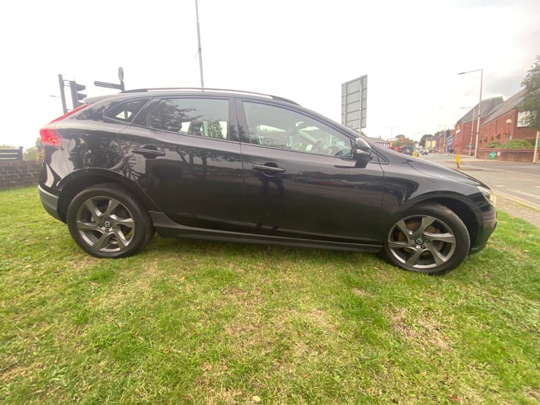 2015 Volvo V40 D2 Cross Country Lux 5dr Powershift HATCHBACK Diesel Automatic