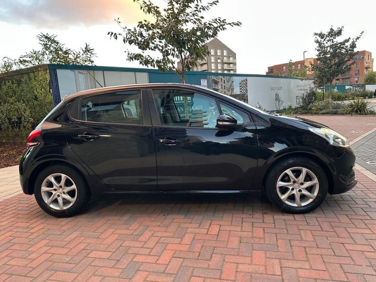 2016 Peugeot 208 1.2 PureTech Active Euro 6 5dr HATCHBACK Petrol Manual