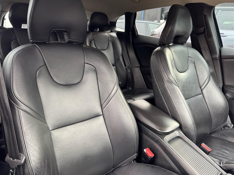 2018 Volvo V40 2.0 D2 Momentum Nav Plus Auto Euro 6 (s/s) 5dr Hatchback Diesel Automatic
