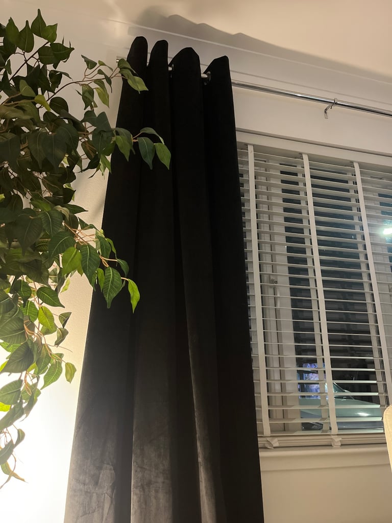 Black velvet 60/90 eyelet curtains 