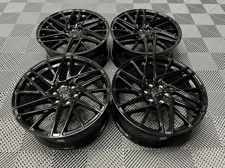 19" Motion R VS8 Alloy wheels Ford Transit Custom Van centre bore 74.5 6x120 Gloss Black