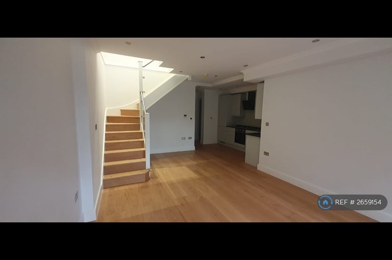 2 bedroom flat in Chatsworth Road, London, NW2 (2 bed) (#2659154)