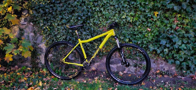 image for MOUNTAIN BIKE VOODOO BIZANGO 29ER WITH HYDRAULIC BRAKES SIZE MEDIUM VGC £190 