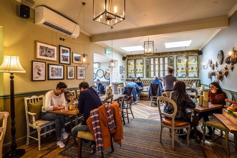  Office | Creative Space | Beauty Room | Workspace | Commercial unit in Leytonstone East London E10 