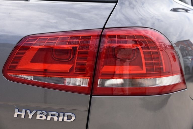 2013 Volkswagen Touareg 3.0h TSI V6 Hybrid SUV 5dr Petrol Hybrid Tiptronic 4WD Euro 5 (s/s) (333 ...