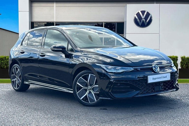 image for 2025 Volkswagen Golf 1.5 TSI 150 R-Line 5dr **18' LEEDS ALLOYS + PAN ROOF + AREA VIEW CAMER Hatch...